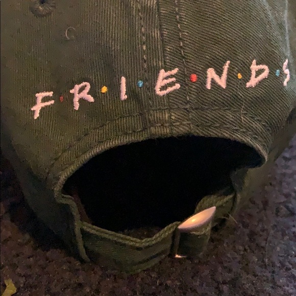 Friends Hat - Picture 2 of 3
